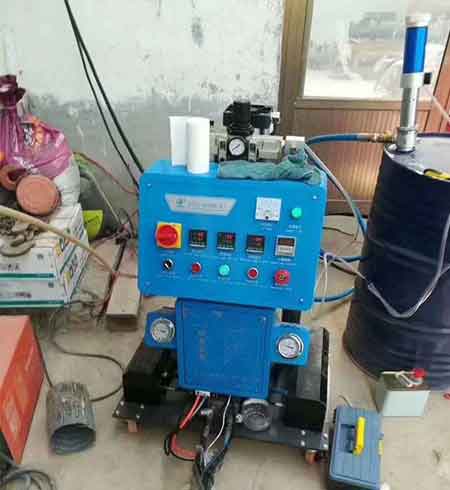 電動卷簾門聚氨酯填充澆注機(圖2) Q2600D系列電動卷簾門聚氨酯填充澆注機