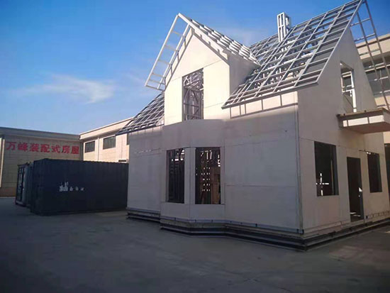 輕鋼填充發(fā)泡聚氨酯防火等級(jí)如何 可以建造別墅房屋嗎?(圖2) 輕鋼填充發(fā)泡聚氨酯防火可建造別墅房屋