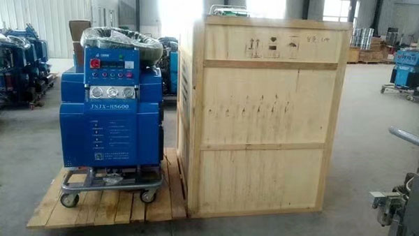 聚脲能噴涂到彩鋼瓦上面防腐嗎?小型聚脲噴涂機(jī)行不行(圖2) 聚脲能噴涂到彩鋼瓦上面防腐用小型聚脲噴涂機(jī)