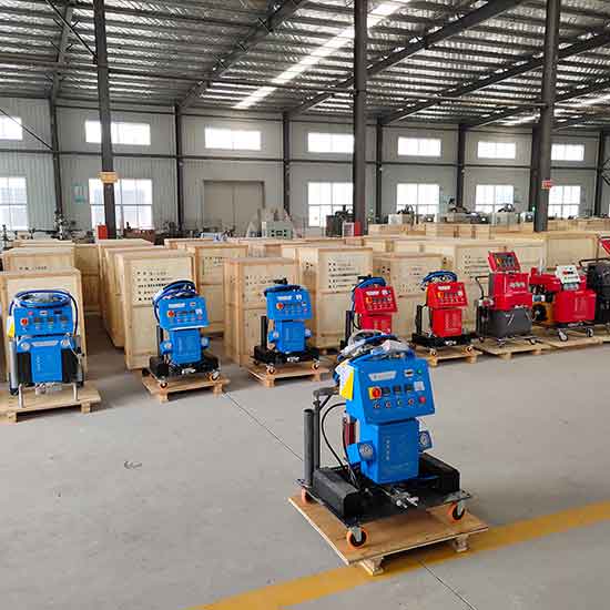 聚氨酯定量發(fā)泡機(jī)(圖1) Q2600D聚氨酯定量發(fā)泡機(jī)