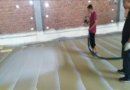 聚氨酯冷庫噴涂機(jī)(圖1) 聚氨酯冷庫噴涂案例