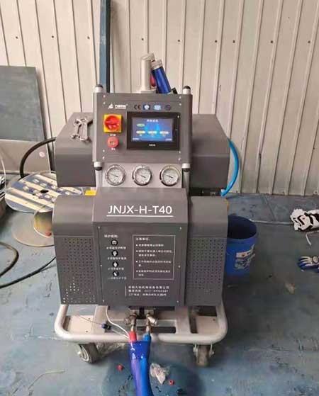 中糧糧庫(kù)保溫工程(圖1) T40聚氨酯噴涂機(jī)