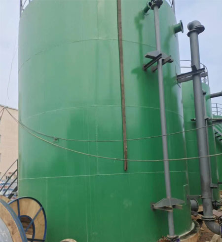 化工儲(chǔ)罐防腐聚脲施工(圖1) 化工儲(chǔ)罐防腐聚脲施工案例